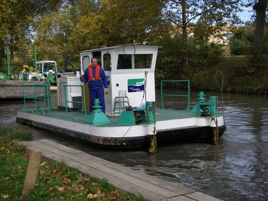 2010-10-27-021-Canal-Du-Midi-Dredging