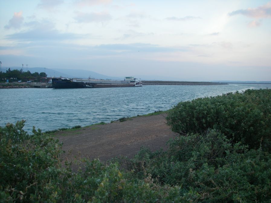 2010-10-29-008-Canal-du-Rhone-a-Sete