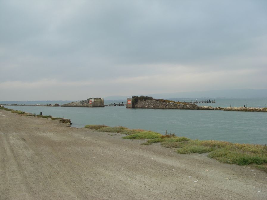 2010-10-29-022-Canal-du-Rhone-a-Sete