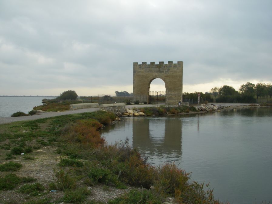 2010-10-29-030-Canal-du-Rhone-a-Sete