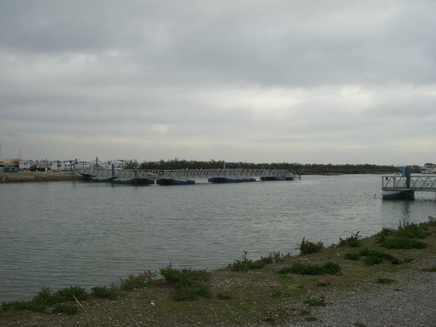 2010-10-29-032-Canal-du-Rhone-a-Sete-Oops
