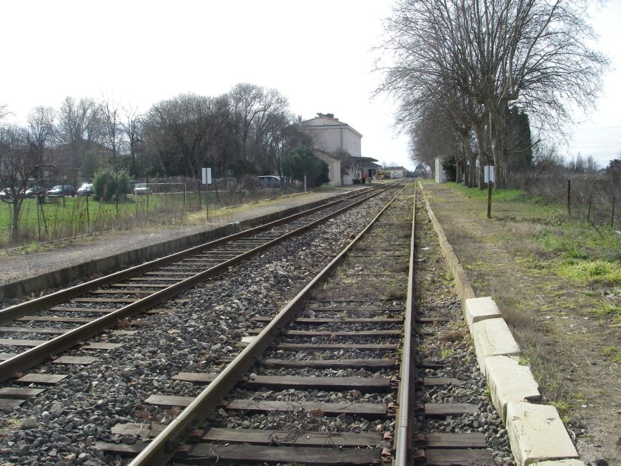 2011-02-22-013-Vauvert-Limited-train-service