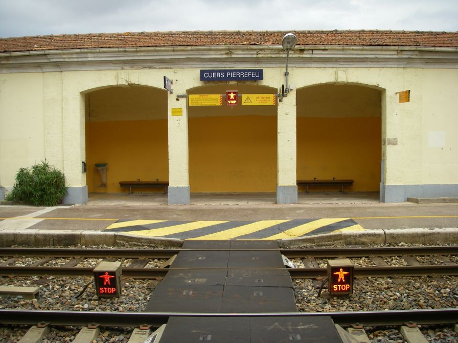 2011-04-15-014-Railway-Stop-Signs