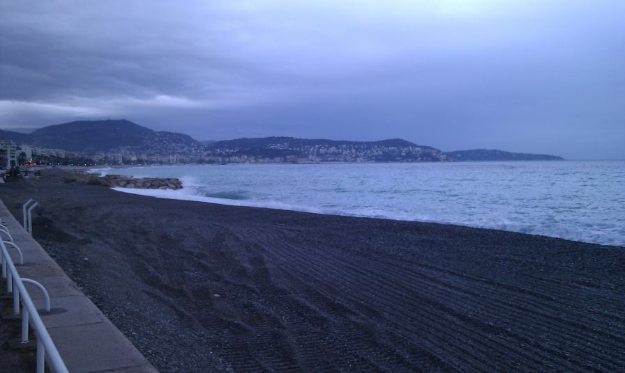 2011-04-23-001-Nice-at-Dawn