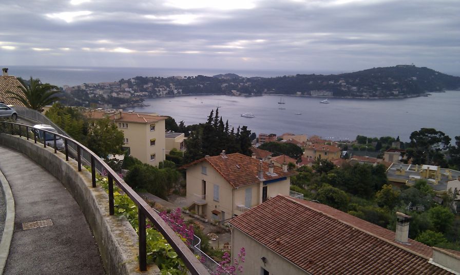 2011-04-23-005-Nice-on-a-Dull-Day