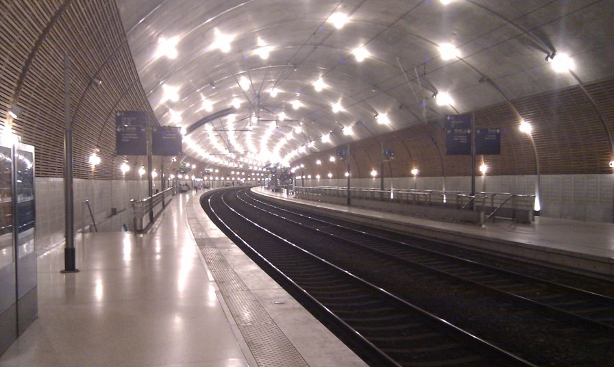 2011-04-23-016-The-Railway-Station