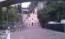 2011-04-24-002-Gorge-Near-Station-Hidden-Entrance