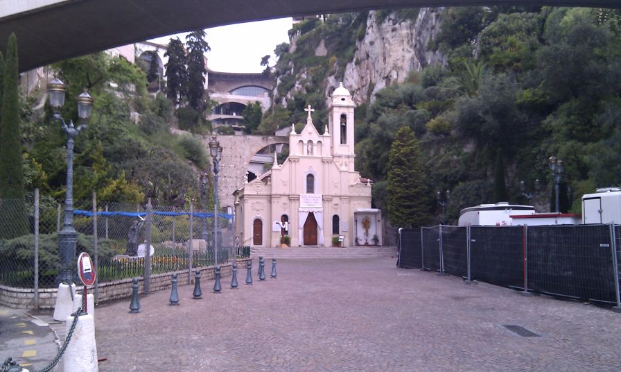 2011-04-24-002-Gorge-Near-Station-Hidden-Entrance