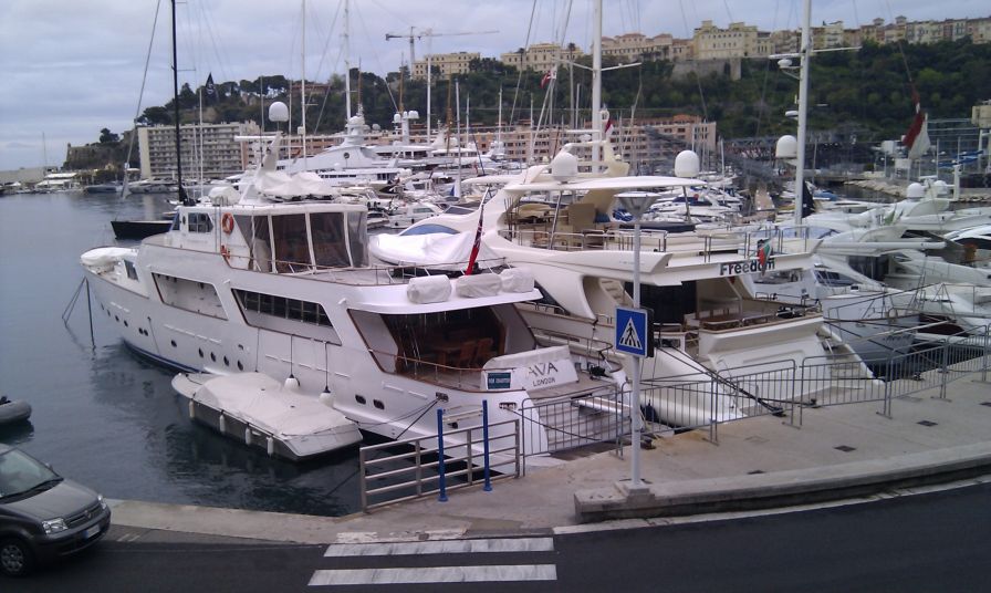 2011-04-24-004-Expensive-Yachts