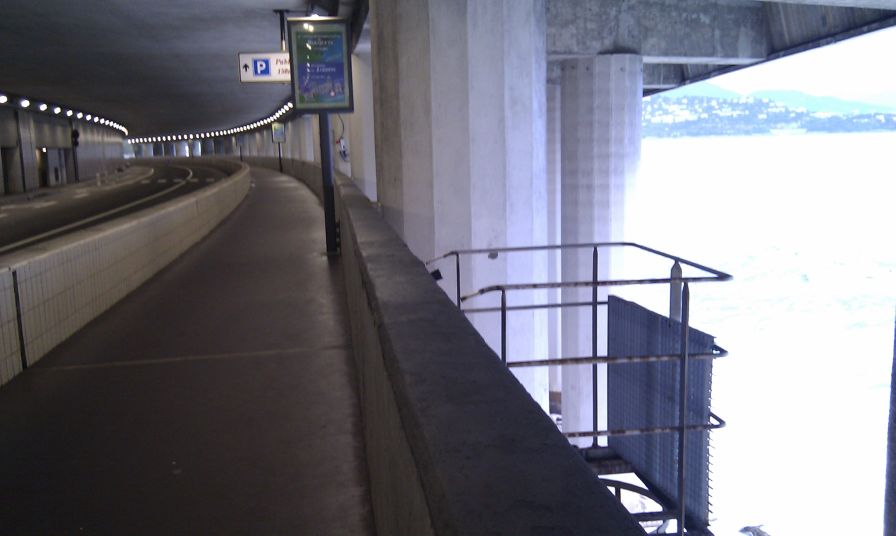 2011-04-24-007-Unexpected-Route-Through