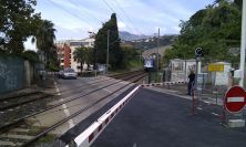 2011-04-24-020-Waiting-for-the-train-to-pass