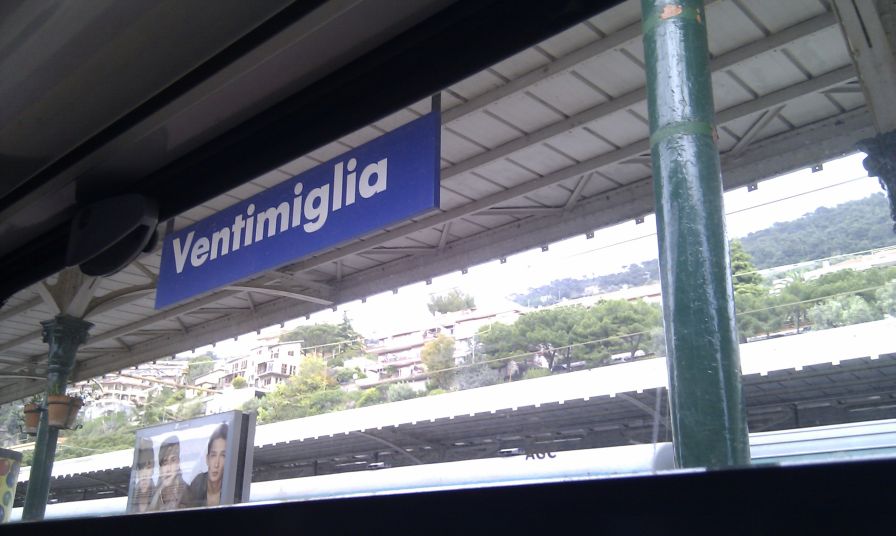 2011-04-24-052-Ventimiglia-Stazione