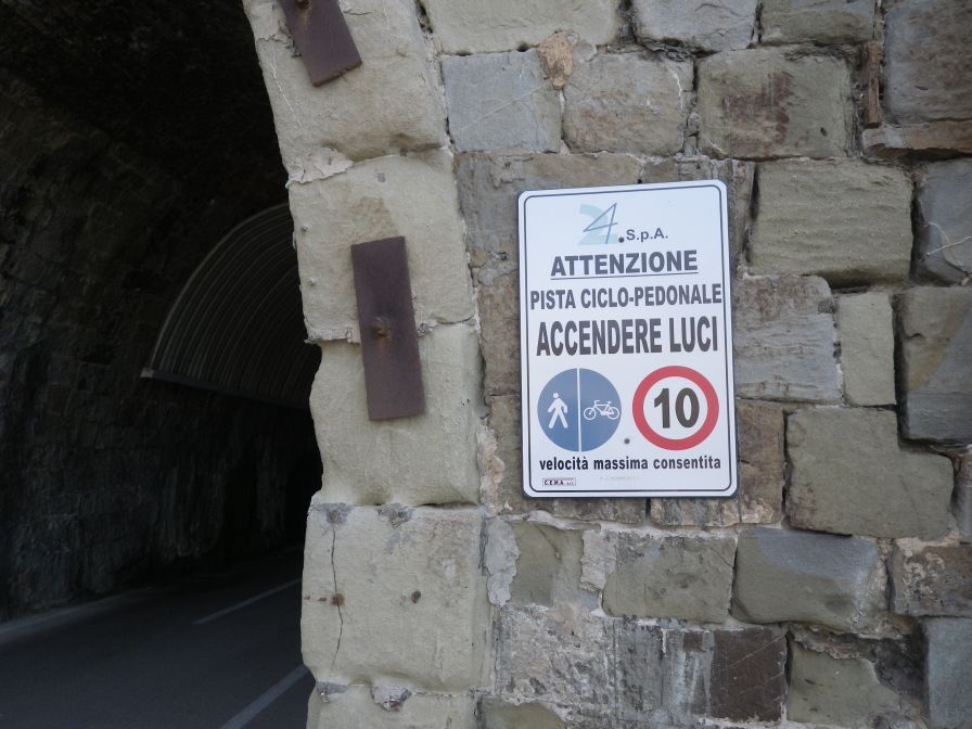 2012-04-03-008-Tunnel-1-of-4