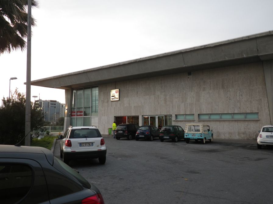 2012-04-07-004-Savona-Station-No-Main-Entrance