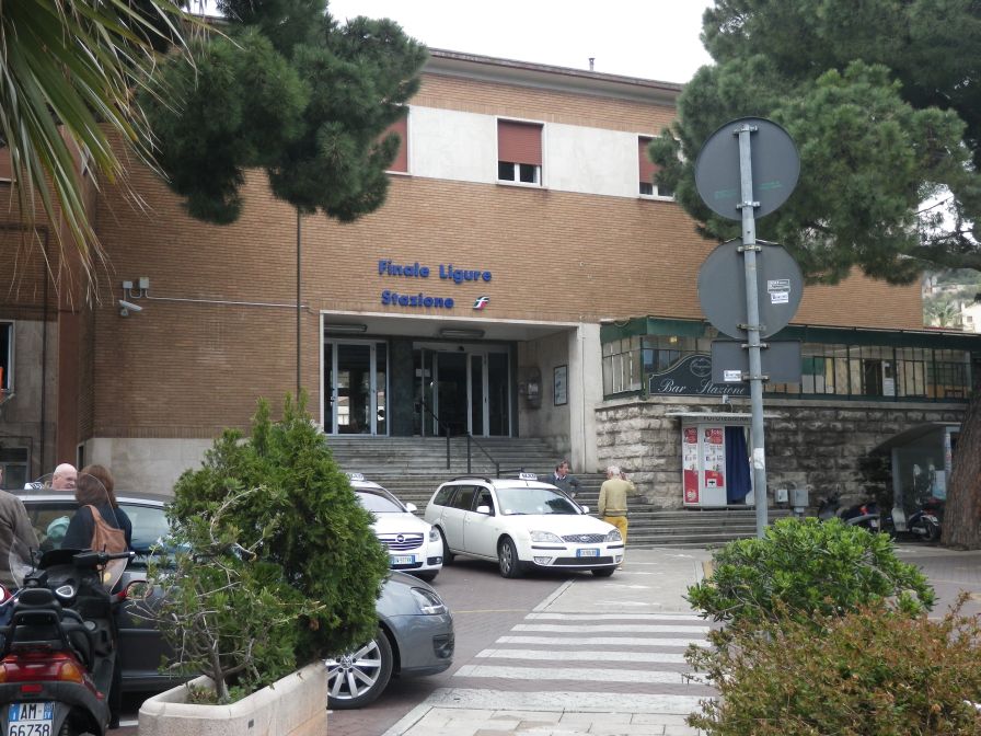 2012-04-05-015-Finale-Ligure-Stazione