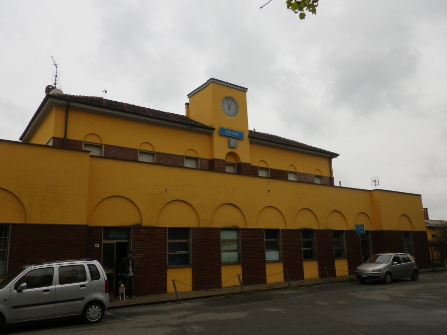 2012-04-14-013-Broni-Station