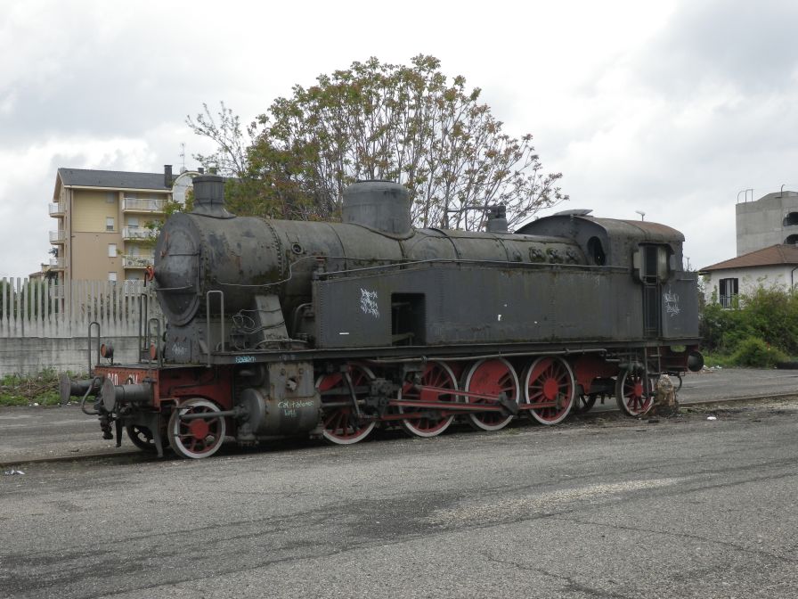 2012-04-14-014-Sad-Loco-at-Voghera