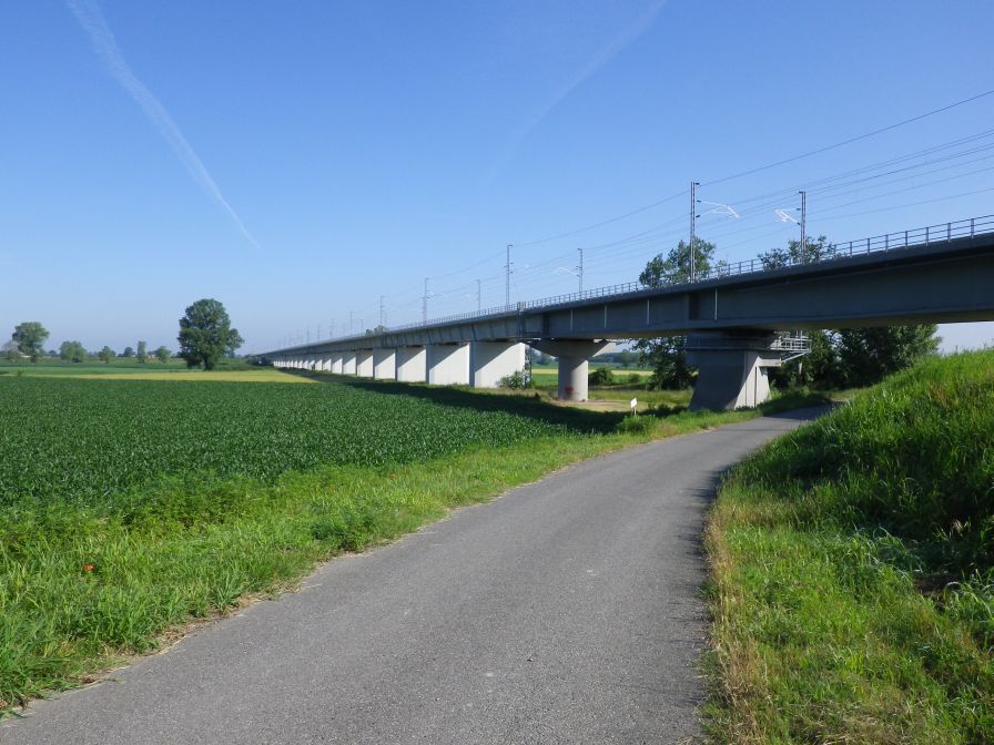 2012-06-05-011-Main-TGV-Line