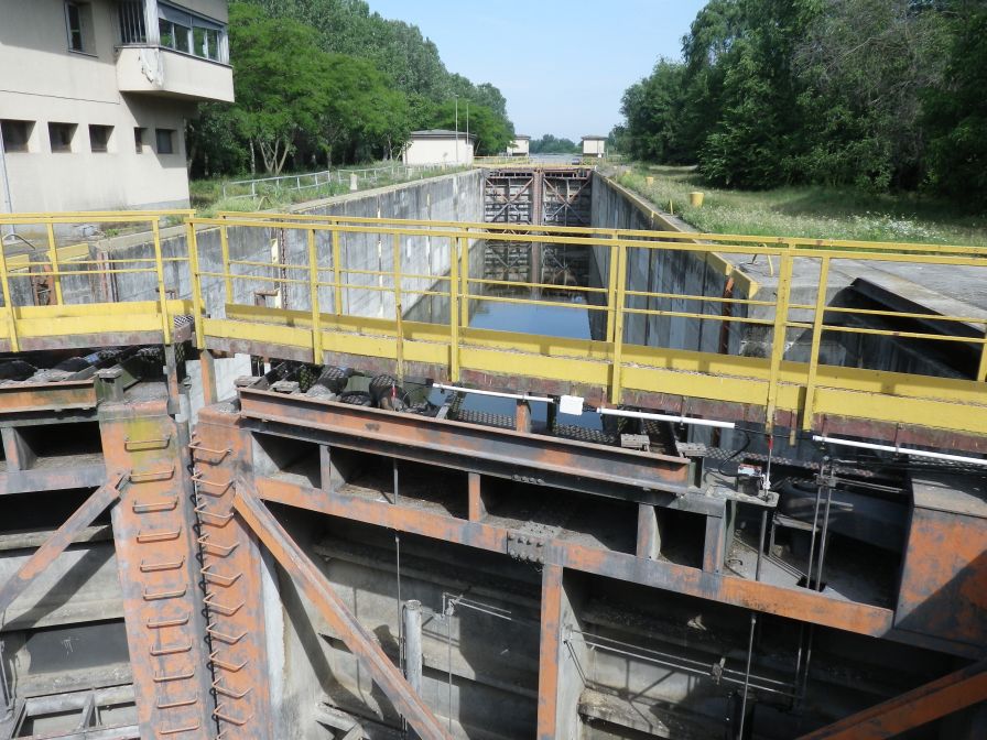 2012-06-06-008-A-Canal-Lock