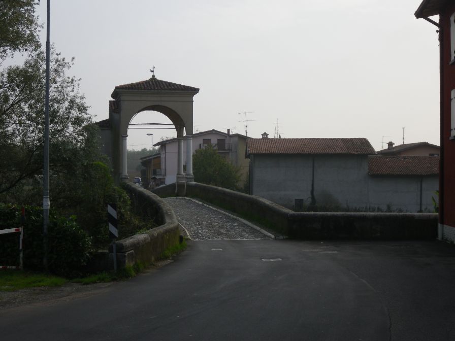 2013-10-27-007-Nice-Old-Bridge