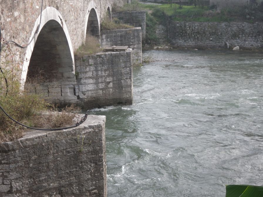 2013-10-27-010-Nice-Old-Bridge
